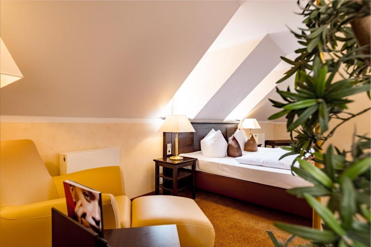 Burghotel Staufeneck Salach Bagian luar foto